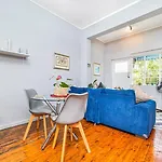 Cosy Victorian Style Full Apartment